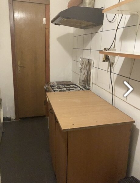 Titan, Bl 1 Decembrie, Postavarul